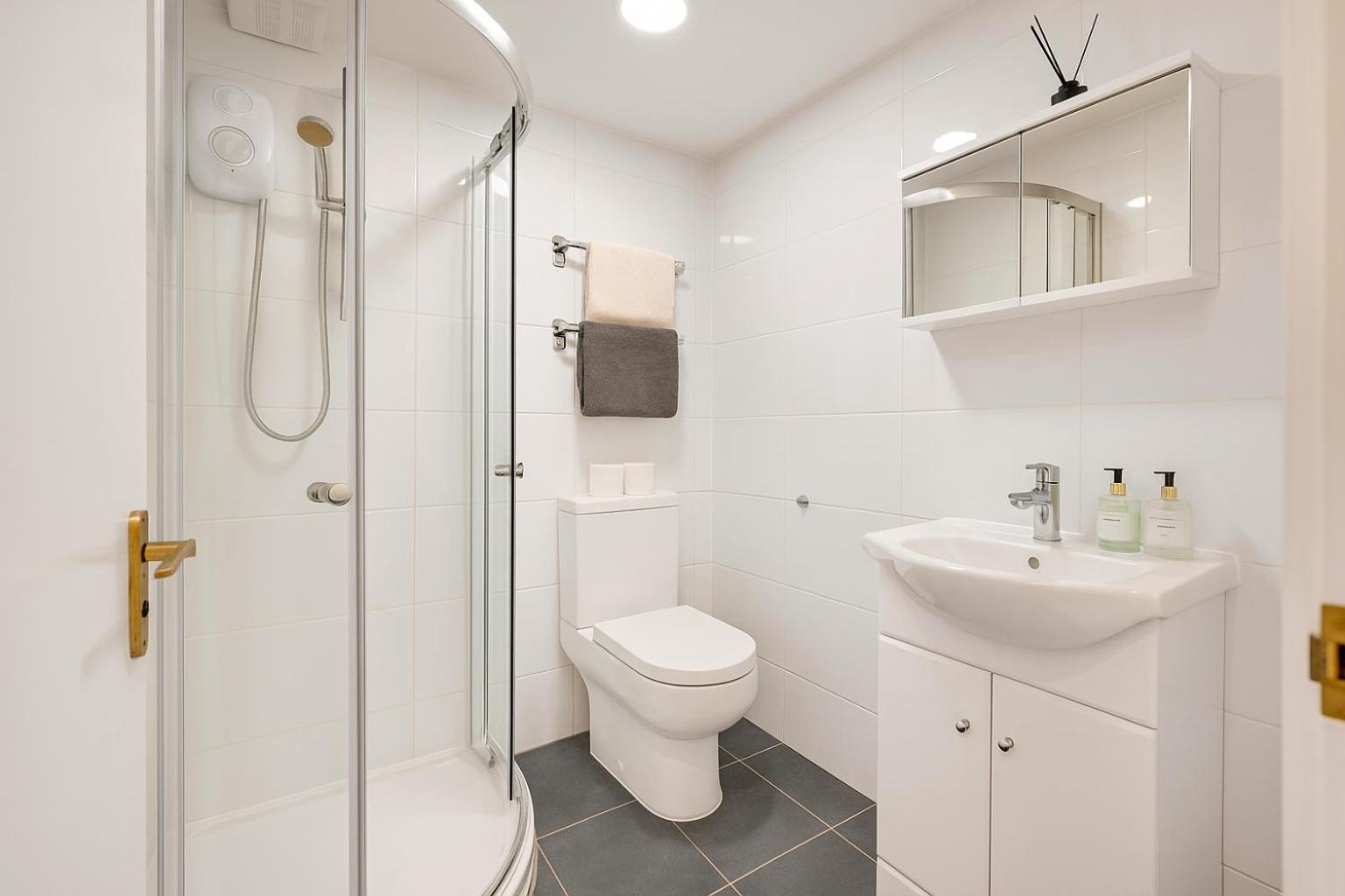 2 Bedroom Apartment Near City Centre, Uni & Parks! Cardiff Exteriör bild